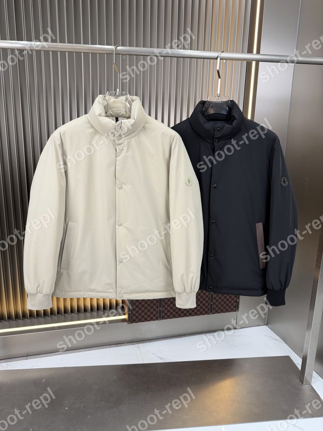 몽클레르 패딩 안감 스탠드 칼라 재킷 - 명품 패딩 사이트 참고 이미지