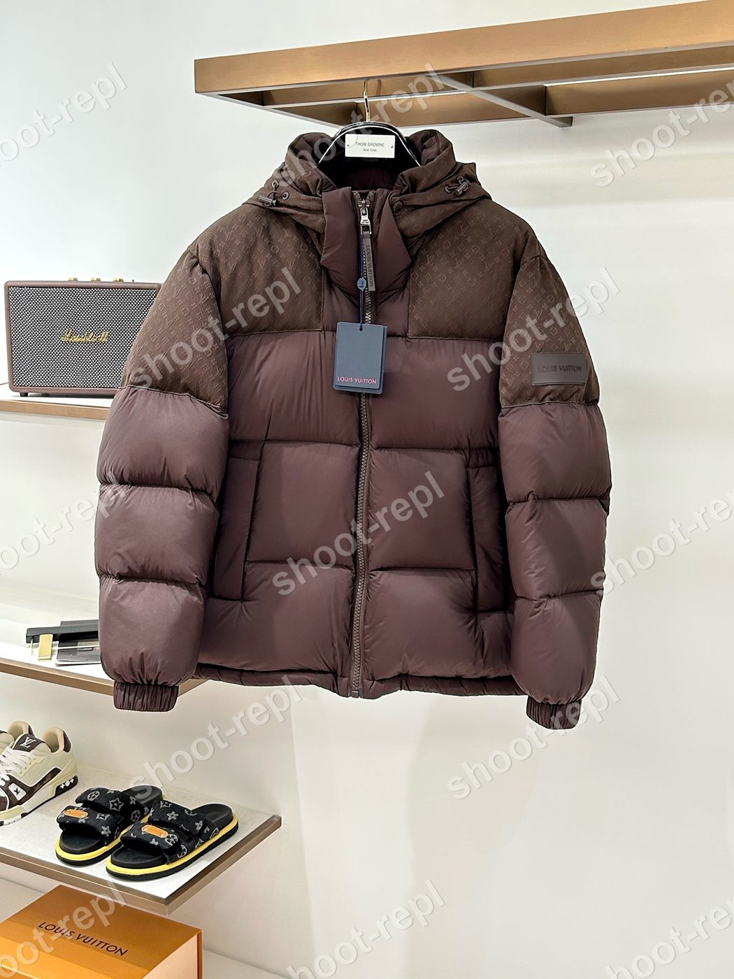 루이비통 모노그램 요크 탈착식 후드 패딩 재킷 - 겨울 패딩 하이퀄 참고 이미지